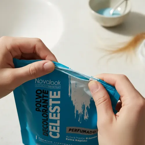 Imagen 2 de Polvo Decolorante Celeste Novalook X 700gr 